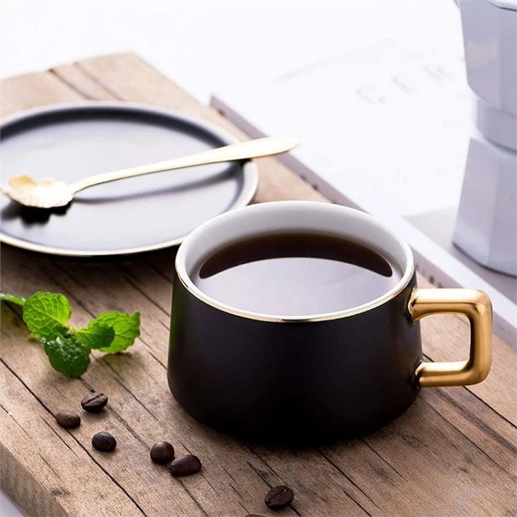 Ceramic coffee mug with saucer and spoon 4